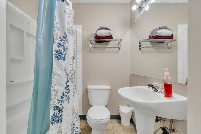 Photo - 10415 99 Ave Unit 109