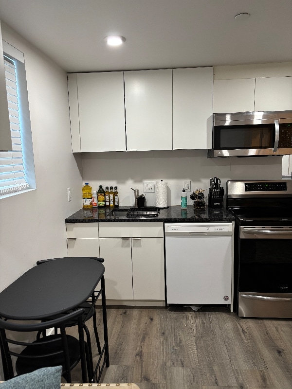 Photo - 745 Decatur St NE Unidad 2