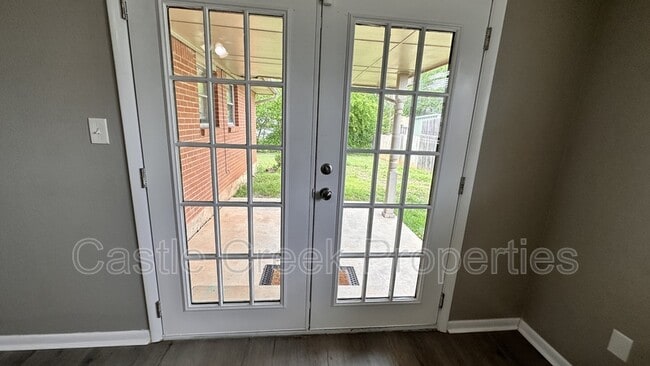 Photo - 1803 Fox Ave