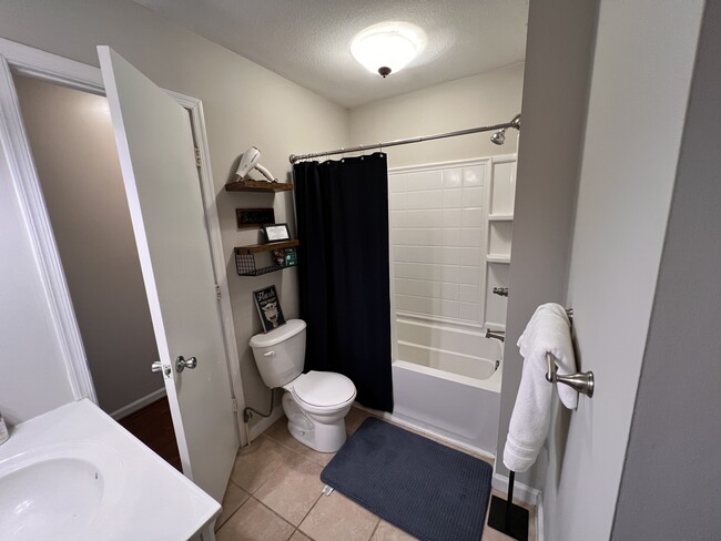 Photo - 300 College Park Dr