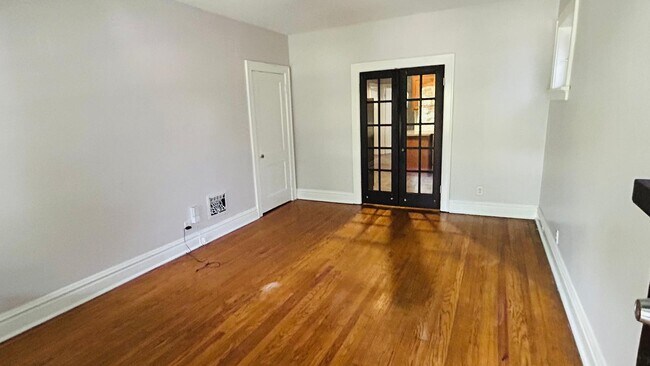 Building Photo - 5042 Mardel Ave Unit 5044 1F Rental