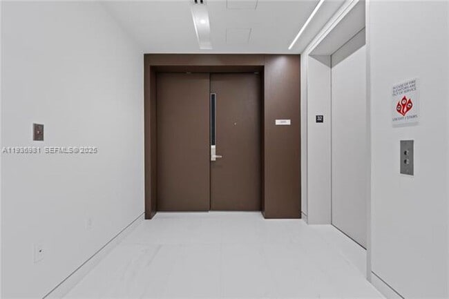 Building Photo - 300 Biscayne Blvd Way Unit 300 Biscayne Blvd Way  3201