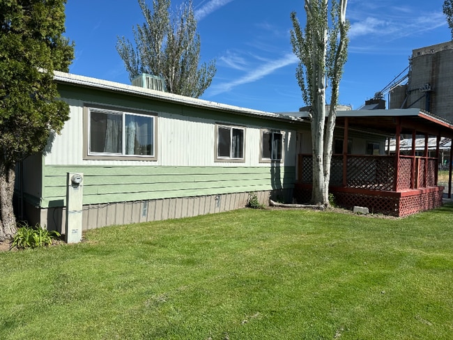 Photo - 712 SE Railroad Ave