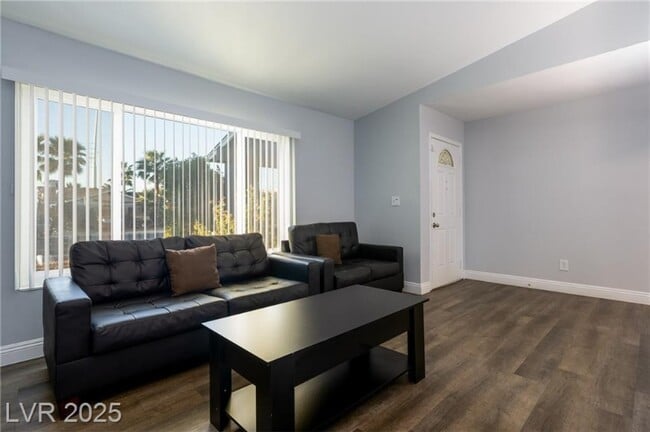 Photo - 2120 Wagonwheel Ave