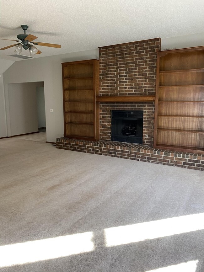 Photo - 541 NW 170th St