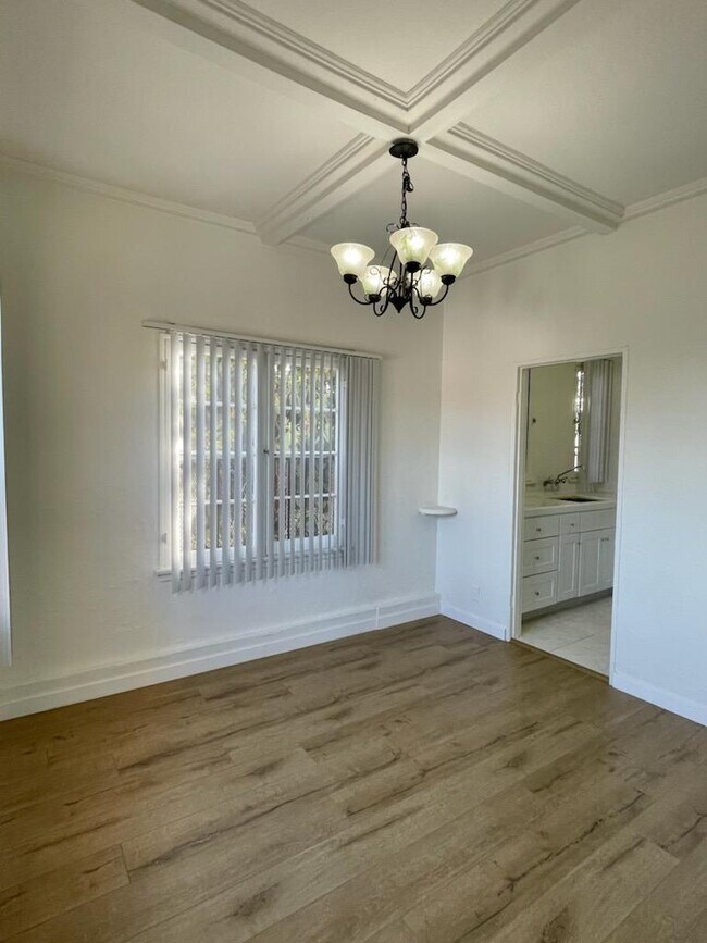 Photo - 1801 N Kingsley Dr