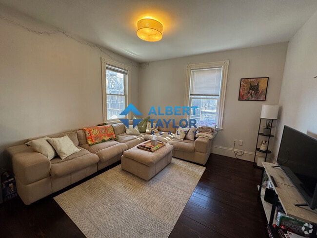 Building Photo - 32 Rawson St Unit 2 Rental