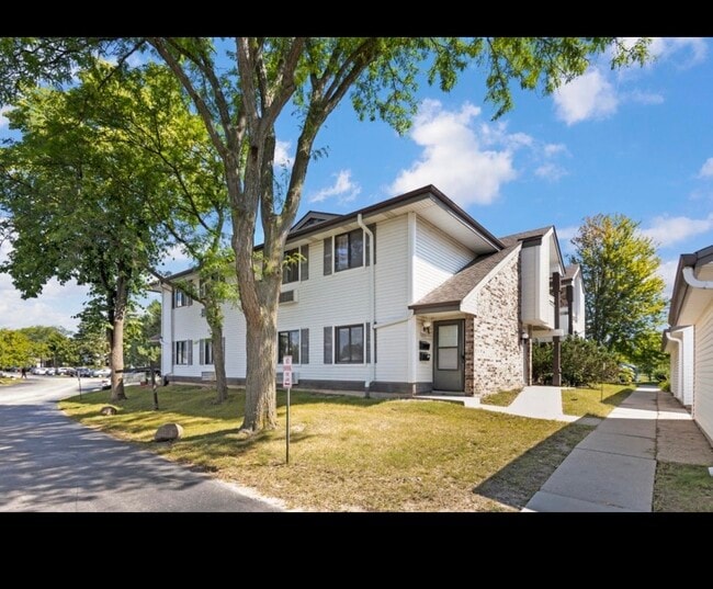 Building Photo - 10818 W Donna Dr Unit Charming 2BR 1.5BA condo for rent