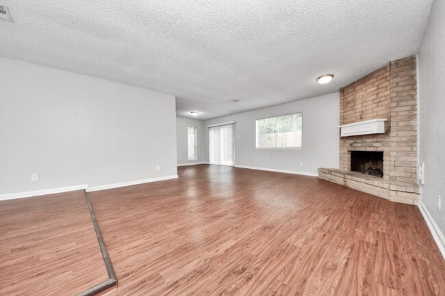 Photo - 16714 Britford