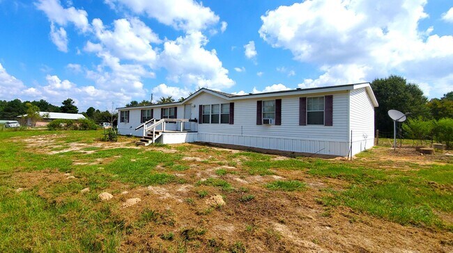 Photo - Spacious 4 bedroom with 3 FULL bathrooms n...