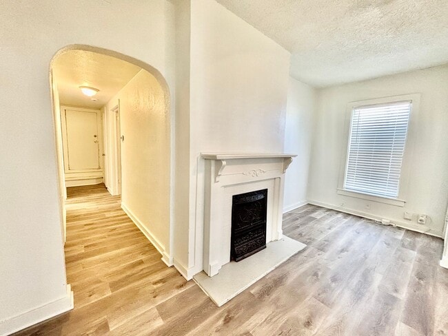 Photo - 3810-3812 Central St. Unidad 3812-2