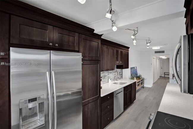 Photo - 1160 Hillsboro Mile Unit 701