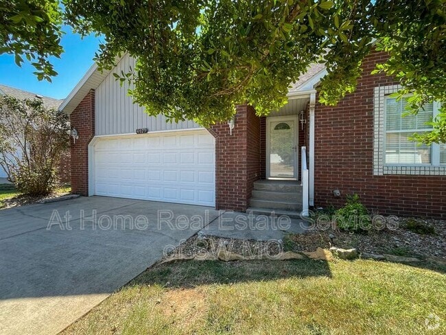 Building Photo - 4023 S Warmwater Ave Rental
