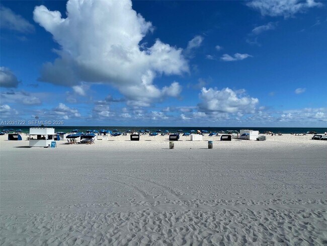 Building Photo - 1390 Ocean Dr Unit 201
