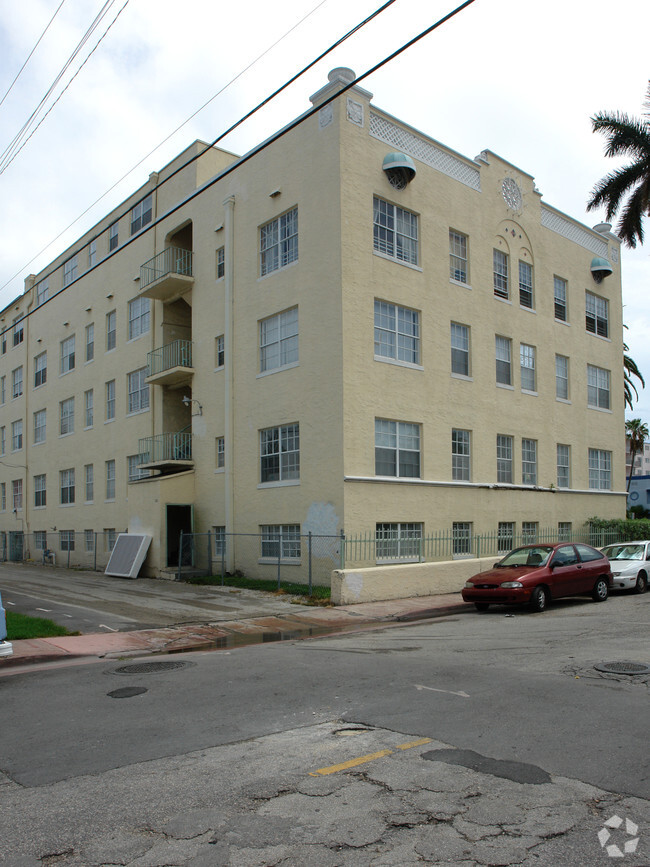 Building Photo - Helios Apartments Miami Beach