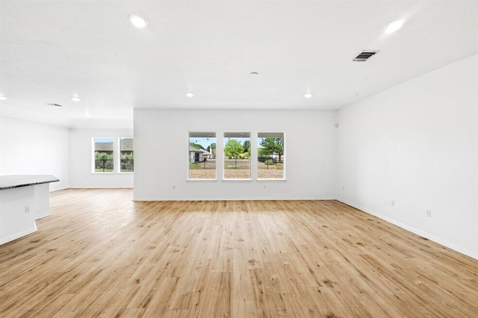 120 Loon Dr
