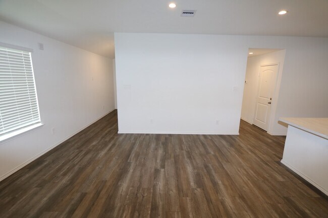 Photo - 24808 Sugar Pine Cone St