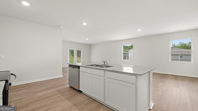 Photo - 36 Coggins Pl NE