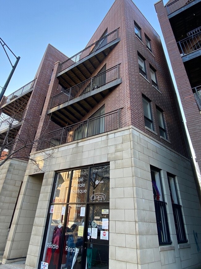 Building Photo - 2413 W Madison St Unit 4 Rental