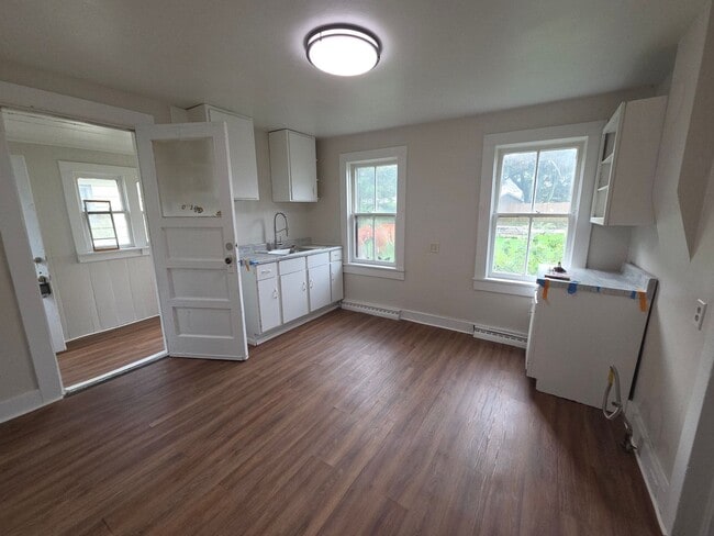 Photo - 227 E 12th St