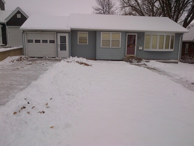 Photo - 1624 elmhurst ave