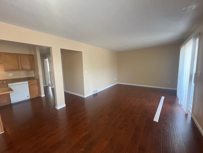 Photo - 886 Wescott Square Unit 103