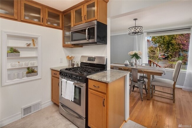 Photo - 655 NW 51st St