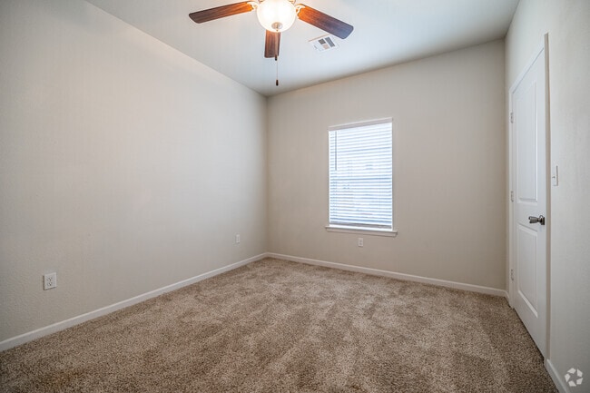 2BR, 2BA - 968SF - Seconday Bedroom