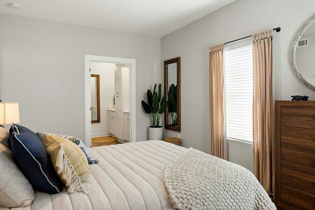 Photo - Pointe Grand Macon