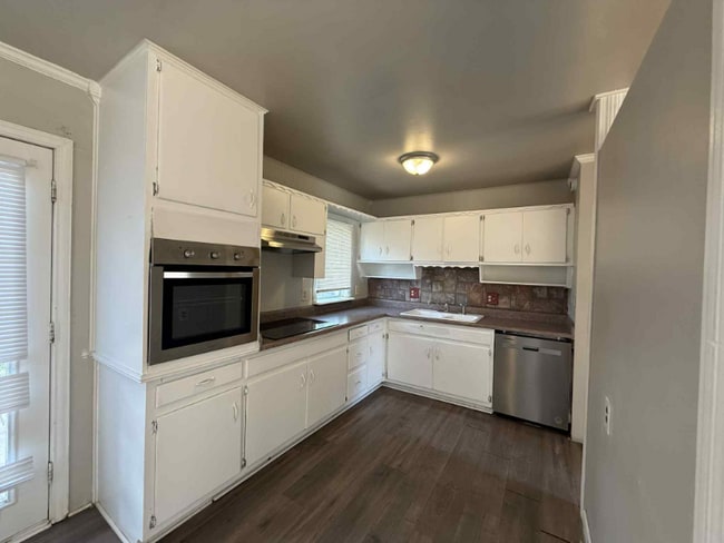 Photo - 5107 S Bonham St