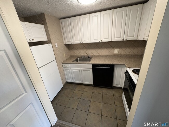 Building Photo - 20 Burgundy Hill Ln Unit 20