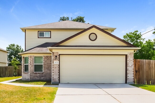 Building Photo - 16779 Warbler Dr Rental