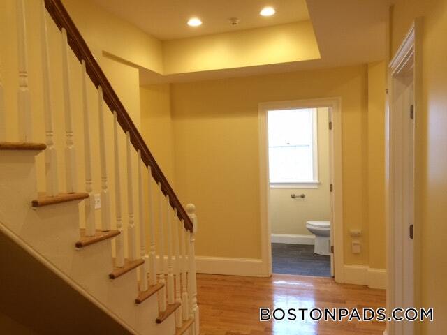 Photo - 208 Holland St Unit 2