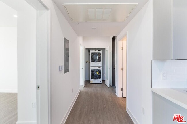 Photo - 843 Wilcox Ave Unit 401