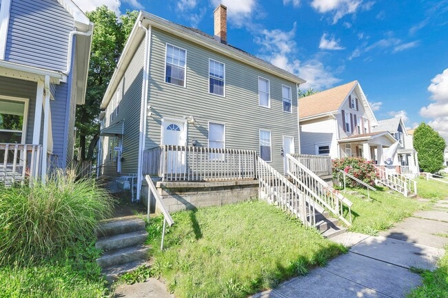 Photo - 347-349 1/2 E Welch Ave Unidad 347 1/2