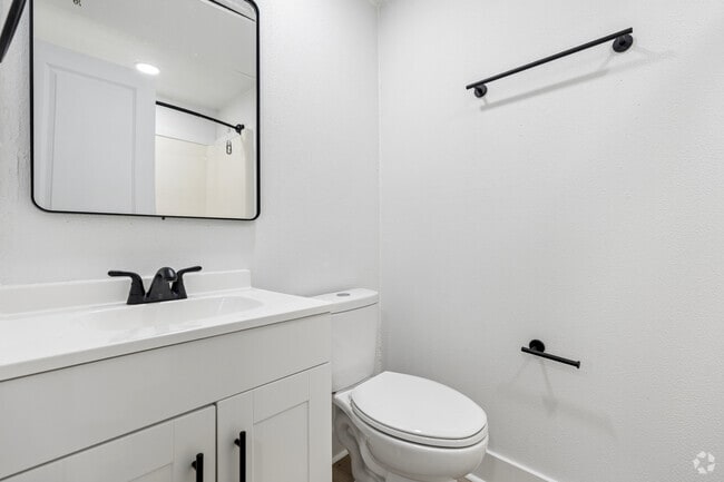 Studio, 1BA - 288SF - Primary Bathroom