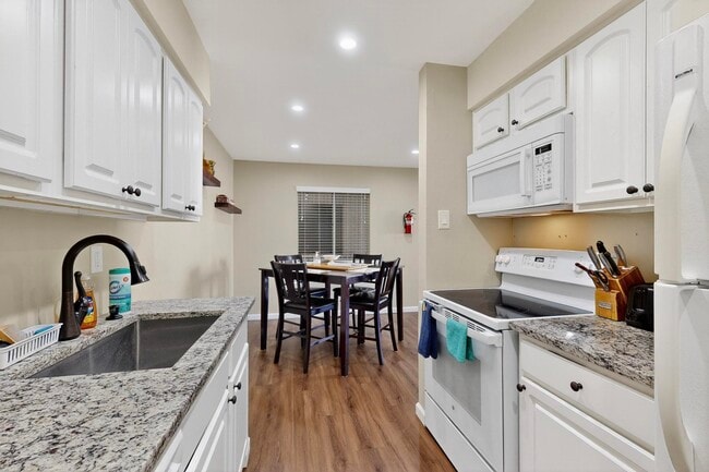 Photo - 1601 Pennsylvania St NE Unit T6