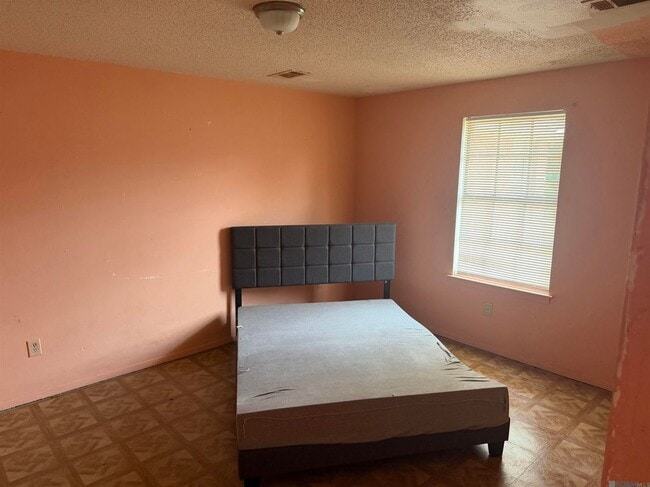 Building Photo - 6879 Cezanne Ave Unit C