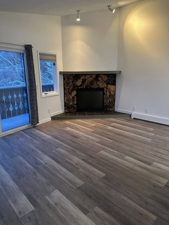 Photo - Newly Remodeled, 1 Bed/1 Bath Garage/Washer/Dryer