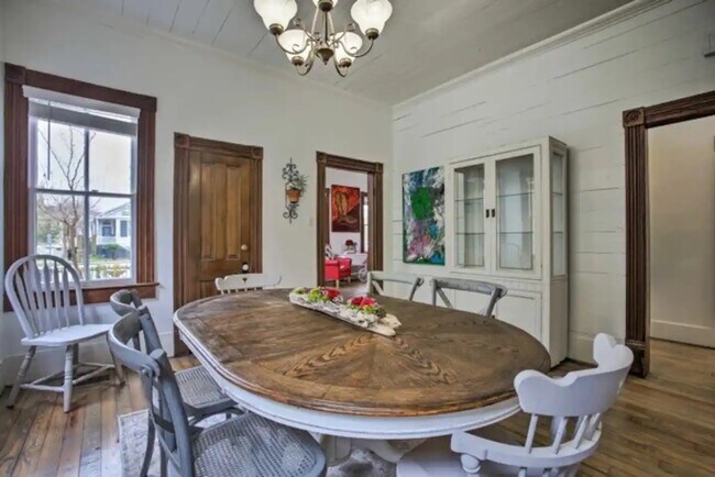 Photo - 1124 Church St