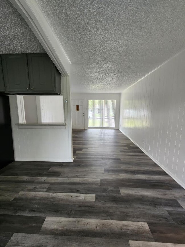 Photo - 2301 Cochran St