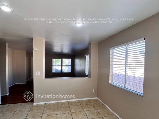 Photo - 876 Tollbrook Way