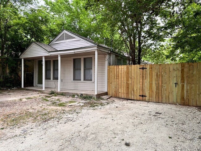 Photo - 2 Bedroom Home Close to Historic District