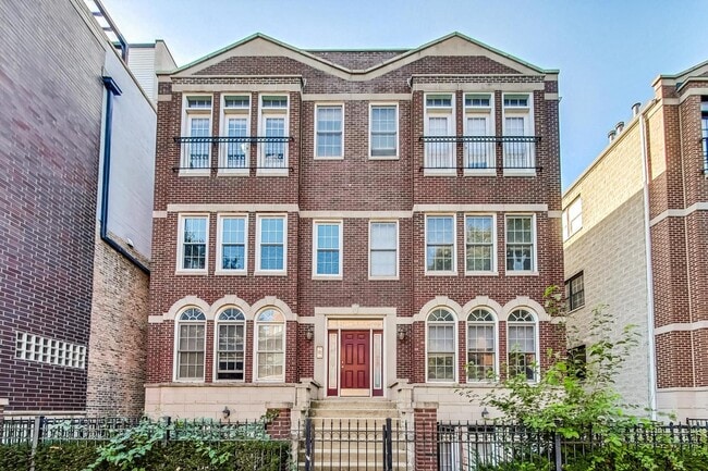 Building Photo - 3042 N Oakley Ave Unit 2S Rental