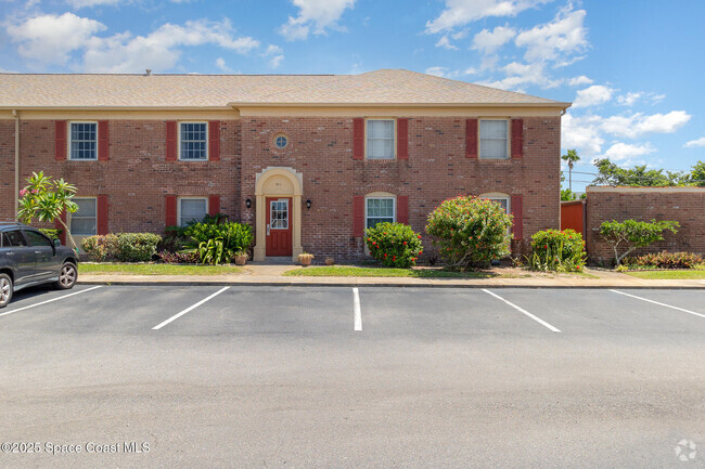Building Photo - 105 E Colonial Ct Unit D Rental