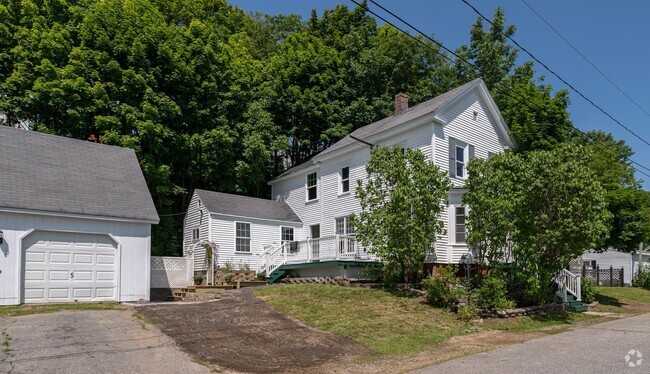 Building Photo - Beatiful 4 Bed Downtown Bath House