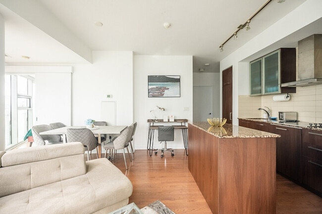 Building Photo - 18 York St Unit ID1345941P