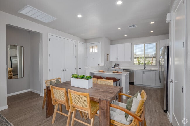 3BR, 2BA - 1,282SF - Dining Room/Kitchen