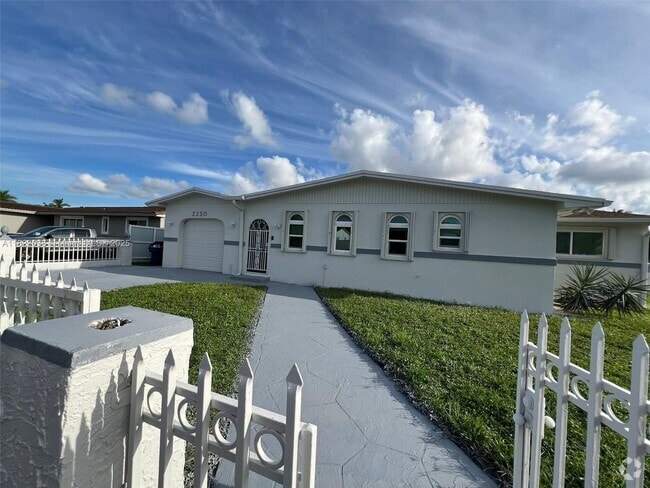 Building Photo - 2250 NW 192nd Terrace Rental