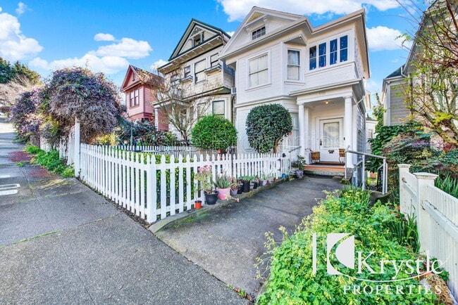 Photo - 519 Virginia St Unit B